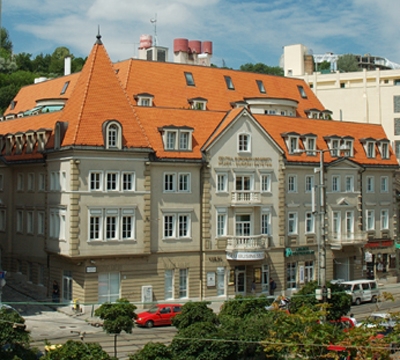 ceu_bs_building.jpg